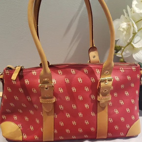 ❣️💫MARK DOWN💫❣️Dooney & Bourke Bag - Picture 5 of 11